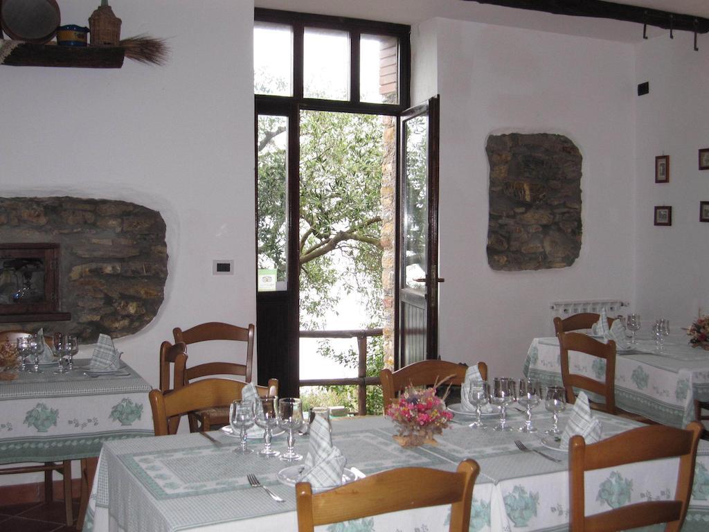 Agriturismo La Casa Vecchia Ашеа Экстерьер фото